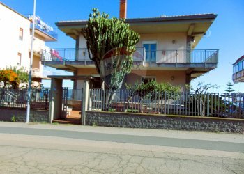 Casa all\'aperto - Villa VIA FILIPPO MEDA
 
77, Giarre - foto 2