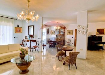 Soggiorno - Villa VIA FILIPPO MEDA
 
77, Giarre - foto 11