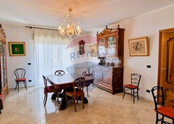 Sala da pranzo - Villa VIA FILIPPO MEDA
 
77, Giarre - foto 12