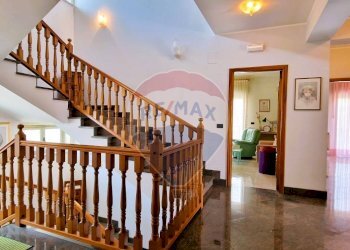 Scale - Villa VIA FILIPPO MEDA
 
77, Giarre - foto 30