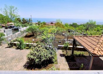 Giardino - Villa VIA FILIPPO MEDA
 
77, Giarre - foto 97