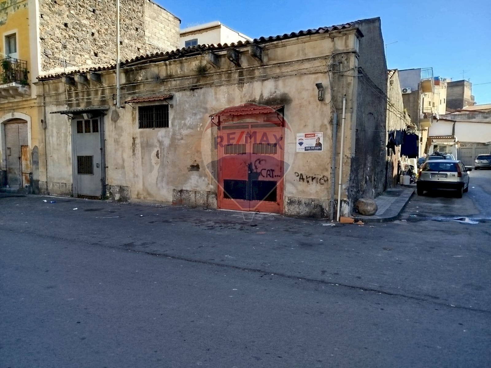 Edificio all\'aperto - Casa indipendente Via Tripoli
 
53/55/57, Catania - foto 3