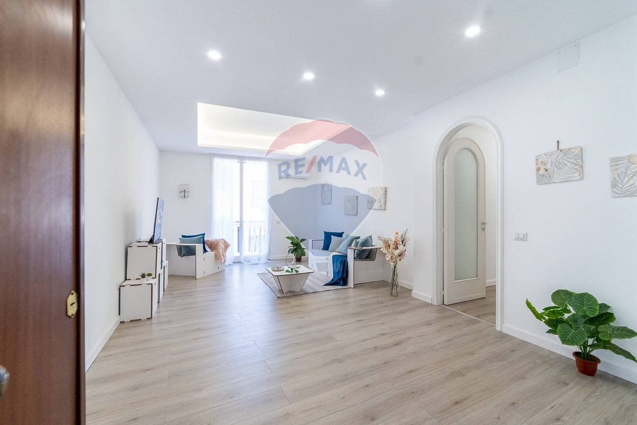 Hall / corridoio - Quadrilocale Via Vittorio Emanuele
 
101, Aci Catena - foto 2