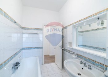 Bagno - Quadrilocale Via Vittorio Emanuele
 
101, Aci Catena - foto 17