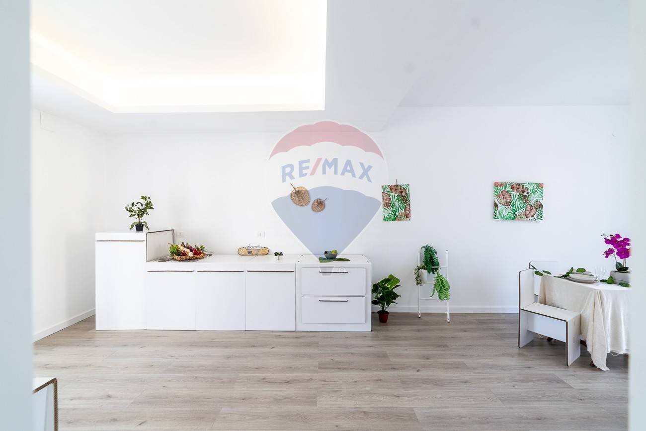 Soggiorno - Quadrilocale via vittorio emanuele
 
101, Aci Catena - foto 2