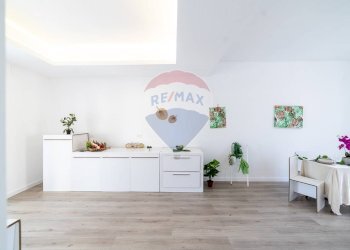 Soggiorno - Quadrilocale via vittorio emanuele
 
101, Aci Catena - foto 2