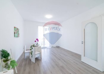 Sala da pranzo - Quadrilocale via vittorio emanuele
 
101, Aci Catena - foto 5