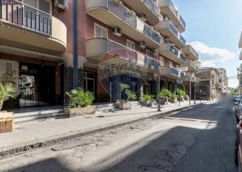 Edificio all\'aperto - Quadrilocale via vittorio emanuele
 
101, Aci Catena - foto 26