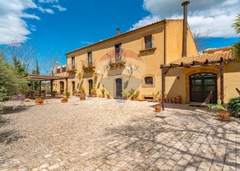 Casa all\'aperto - Agriturismo Contrada Fontana Pietra - Sp 37/II
 
Snc, Caltagirone - photo 2