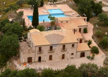 Casa all\'aperto - Agriturismo Contrada Fontana Pietra - Sp 37/II
 
Snc, Caltagirone - photo 5