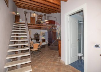 Scale - Agriturismo Contrada Fontana Pietra - Sp 37/II
 
Snc, Caltagirone - photo 6