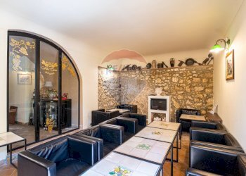 Soggiorno - Agriturismo Contrada Fontana Pietra - Sp 37/II
 
Snc, Caltagirone - photo 18