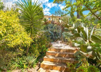 Giardino - Agriturismo Contrada Fontana Pietra - Sp 37/II
 
Snc, Caltagirone - photo 32