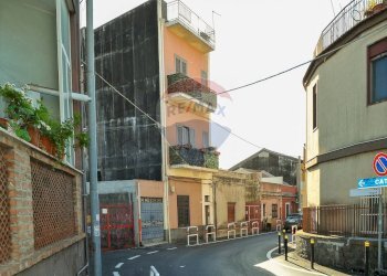 Edificio all\'aperto - Trilocale Gravina di Catania - foto 2