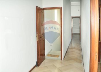 Hall / corridoio - Trilocale Gravina di Catania - foto 10