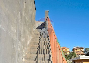 Scale - Trilocale Gravina di Catania - foto 51