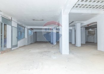 Parcheggio - Commercial Premises viale mario milazzo
9, Caltagirone - photo 12