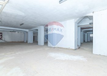 Parcheggio - Commercial Premises viale mario milazzo
9, Caltagirone - photo 18