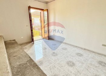 Stanza vuota - Quadrilocale via Rossi
 
48, Zafferana Etnea - foto 7