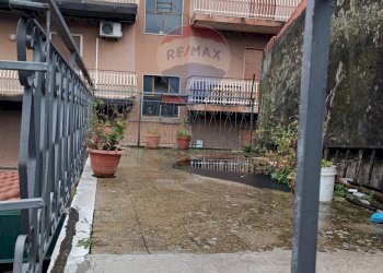 Edificio all\'aperto - Casa indipendente Via IV Novembre
 
85, Aci Catena - foto 6