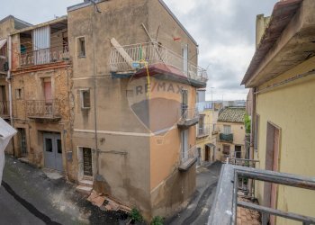 Casa all\'aperto - Casa indipendente Via Volta carmito
 
16-18, Caltagirone - foto 15