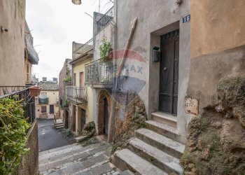 Casa all\'aperto - Casa indipendente Via Volta carmito
 
16-18, Caltagirone - foto 18