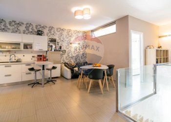 Sala da pranzo - Appartamento via litteri
 
90, Aci Castello - foto 2