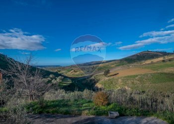Vista delle montagne - Villa Via Euripide
 
35, Caltagirone - foto 9