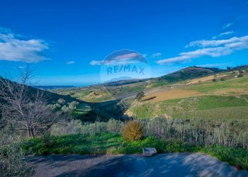 Vista delle montagne - Villa Via Euripide
 
35, Caltagirone - foto 10