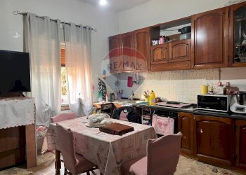 Cucina - Trilocale Via Vittorio Emanuele
 
104/B, Gravina di Catania - foto 1