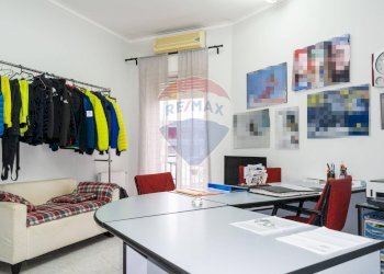Ufficio - Quadrilocale Via Antonio Gramsci
 
12, Gravina di Catania - foto 1