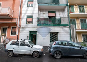 Edificio all\'aperto - Trilocale Via Gravina
 
52, Tremestieri Etneo - foto 1