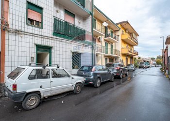 Edificio all\'aperto - Trilocale Via Gravina
 
52, Tremestieri Etneo - foto 2