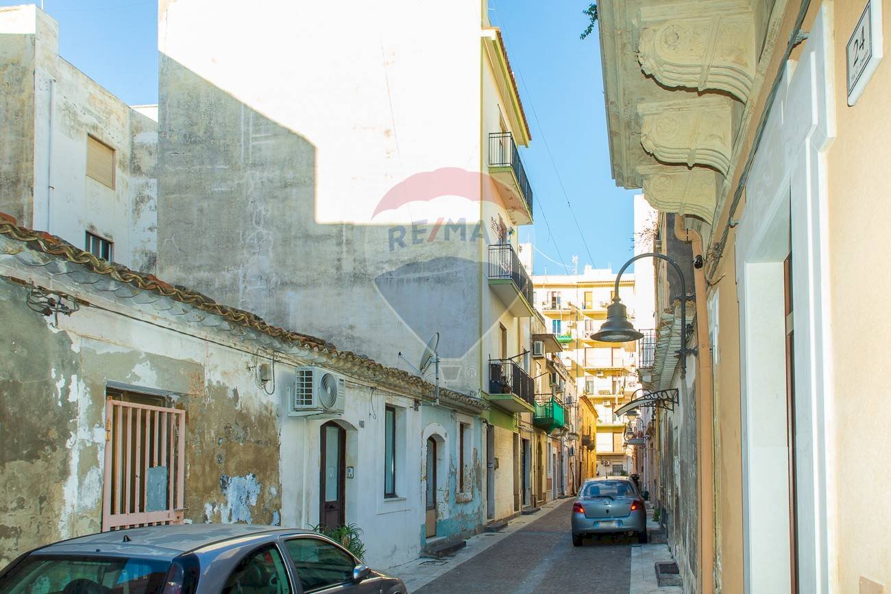 Edificio all\'aperto - Bilocale Via Carluccio Amato
 
15, Augusta - foto 1