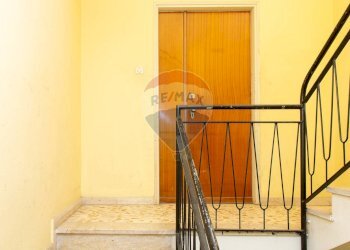 Scale - Bilocale Via Carluccio Amato
 
15, Augusta - foto 2