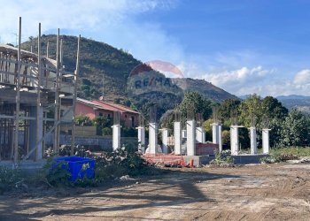 Vista delle montagne - Casa semi indipendente Via Mongibello
 
snc, Viagrande - foto 55