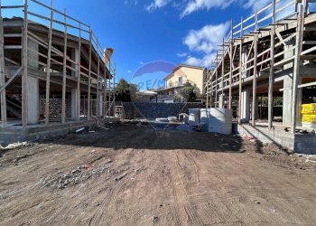 Edificio all\'aperto - Casa semi indipendente Via Mongibello
 
snc, Viagrande - foto 15