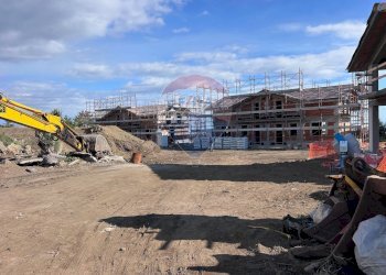 Edificio all\'aperto - Casa semi indipendente Via Mongibello
 
snc, Viagrande - foto 62