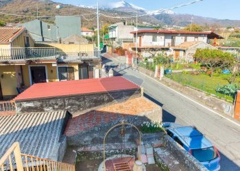 Edificio all\'aperto - Casa indipendente via  Sarro  Civita
 
78, Zafferana Etnea - foto 15