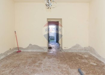 Stanza vuota - Casa indipendente via  Sarro  Civita
 
78, Zafferana Etnea - foto 41