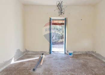 Stanza vuota - Casa indipendente via  Sarro  Civita
 
78, Zafferana Etnea - foto 44