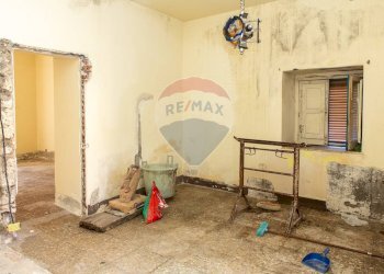 Stanza vuota - Casa indipendente via  Sarro  Civita
 
78, Zafferana Etnea - foto 45