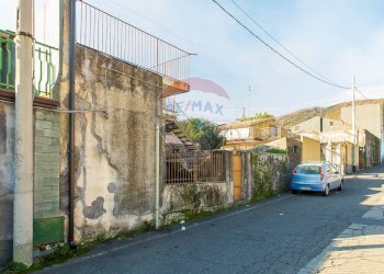 Edificio all\'aperto - Casa indipendente via  Sarro  Civita
 
78, Zafferana Etnea - foto 57