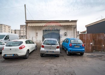 Casa all\'aperto - Locale Commerciale Via Fratelli Bandiera
10, Catania - foto 4