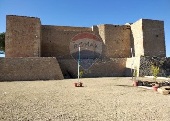 Edificio all\'aperto - Castle piazza castello
 
1, Piazza Armerina - photo 9