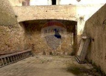 Non correlato - Castle piazza castello
 
1, Piazza Armerina - photo 25