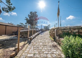 Giardino - Castle piazza castello
 
1, Piazza Armerina - photo 38