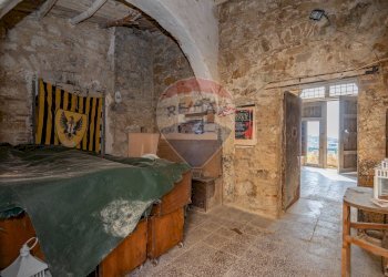 Cantina - Castle piazza castello
 
1, Piazza Armerina - photo 45