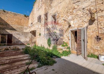 Casa all\'aperto - Castle piazza castello
 
1, Piazza Armerina - photo 50