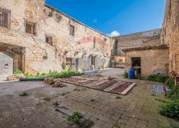 Terrazza - Castle piazza castello
 
1, Piazza Armerina - photo 53